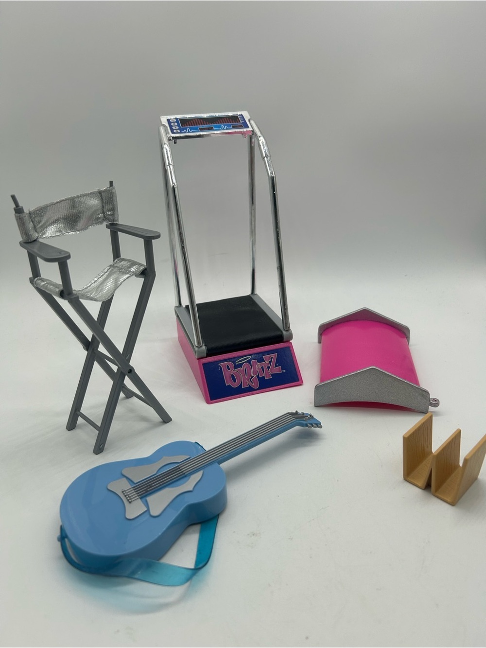 Vintage y2k Bratz Doll Lot Treadmill Directors Chair Guitar etc